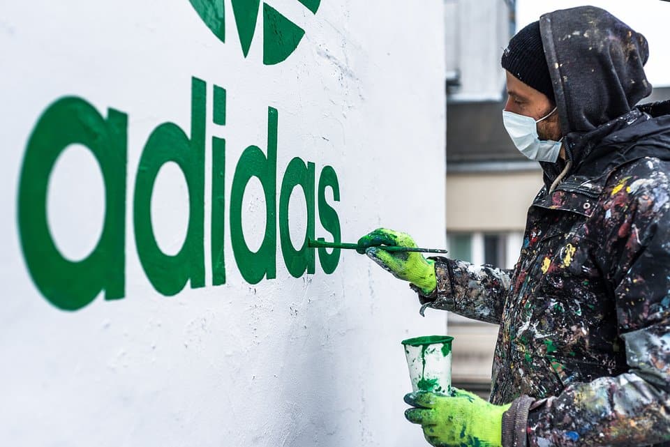 Adidas and eobuwie.pl unveil air-purifying mural in the heart of the capital — illustration 3