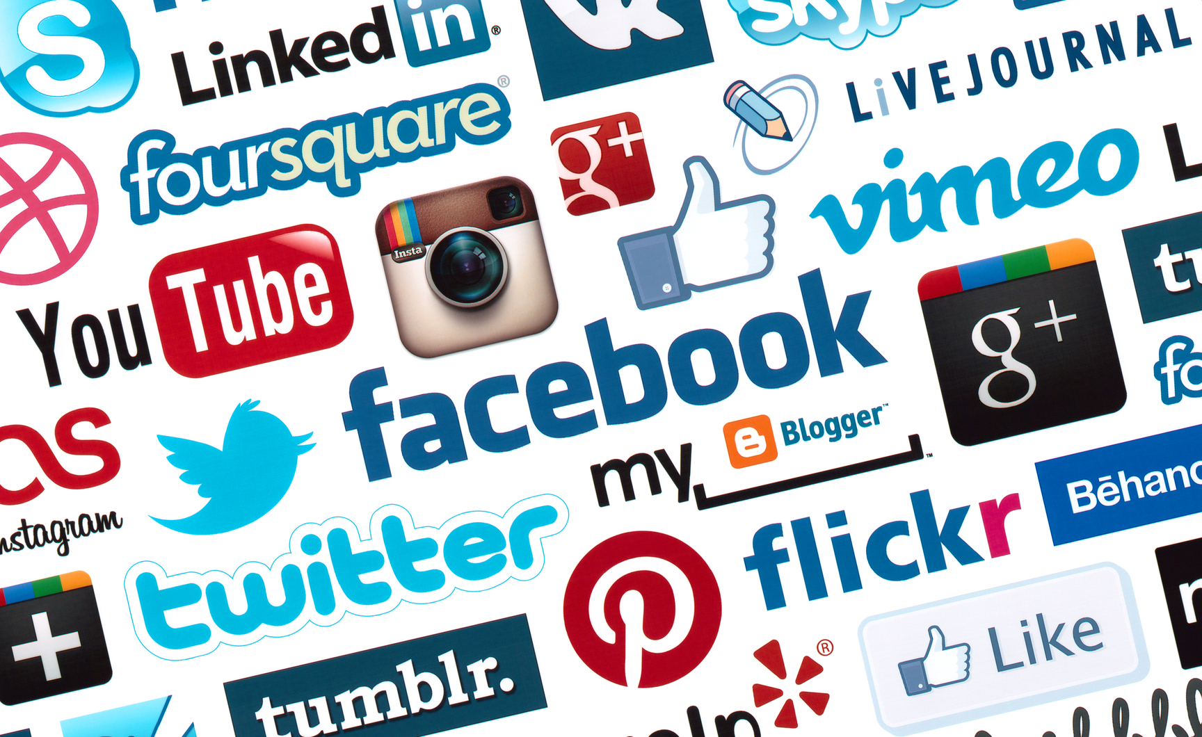 Jak Facebook wpływa na światowy rynek Raport social media strategy111