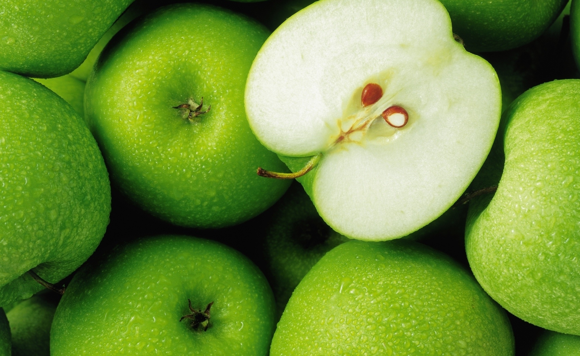 Cydr Lubelski - jabłka, które skupiają uwagę konsumenta Design zielone jablka 1