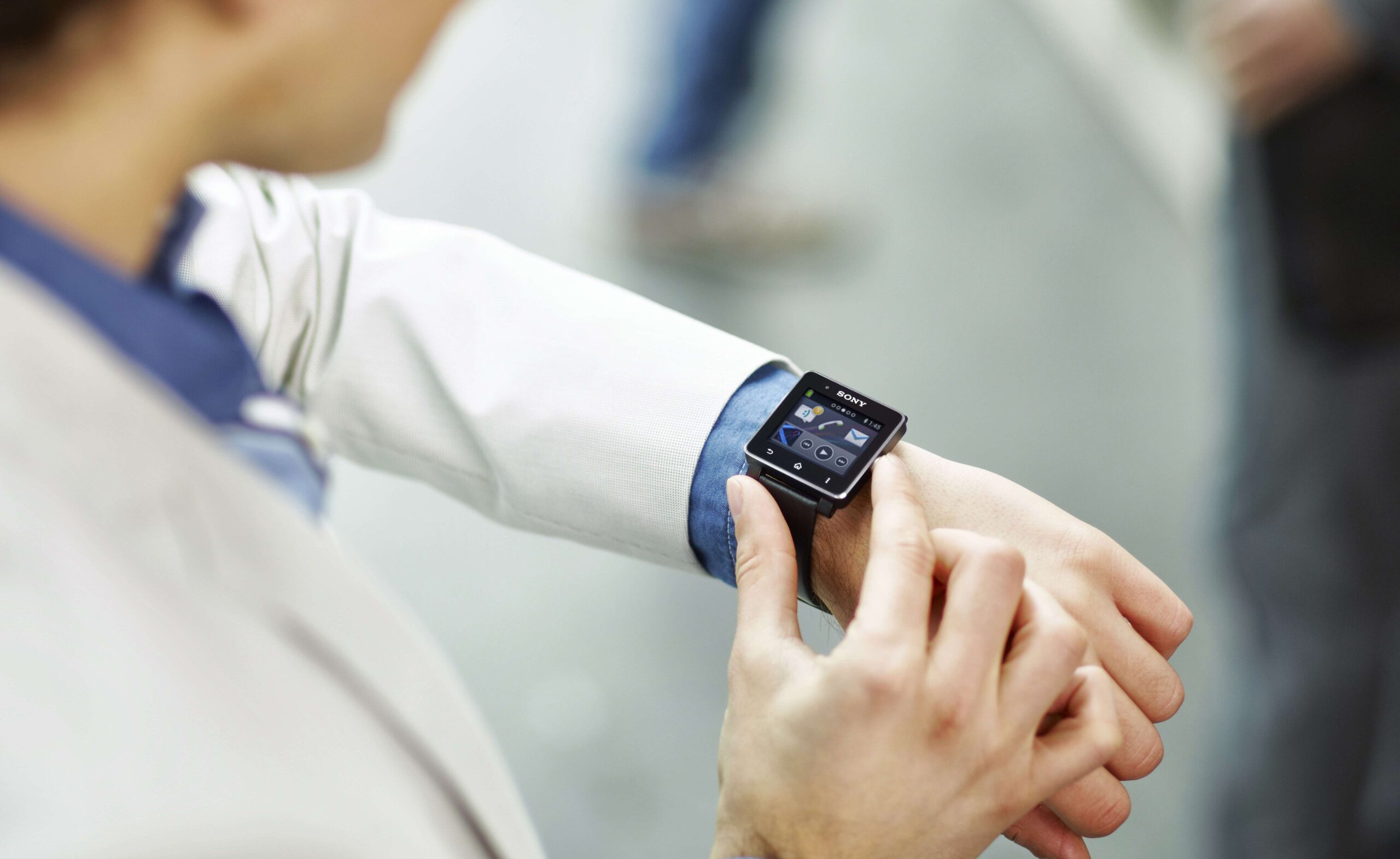 Jak smartwatch może pomóc Ci w pracy? apple watch mediarun com smartwatch scaled