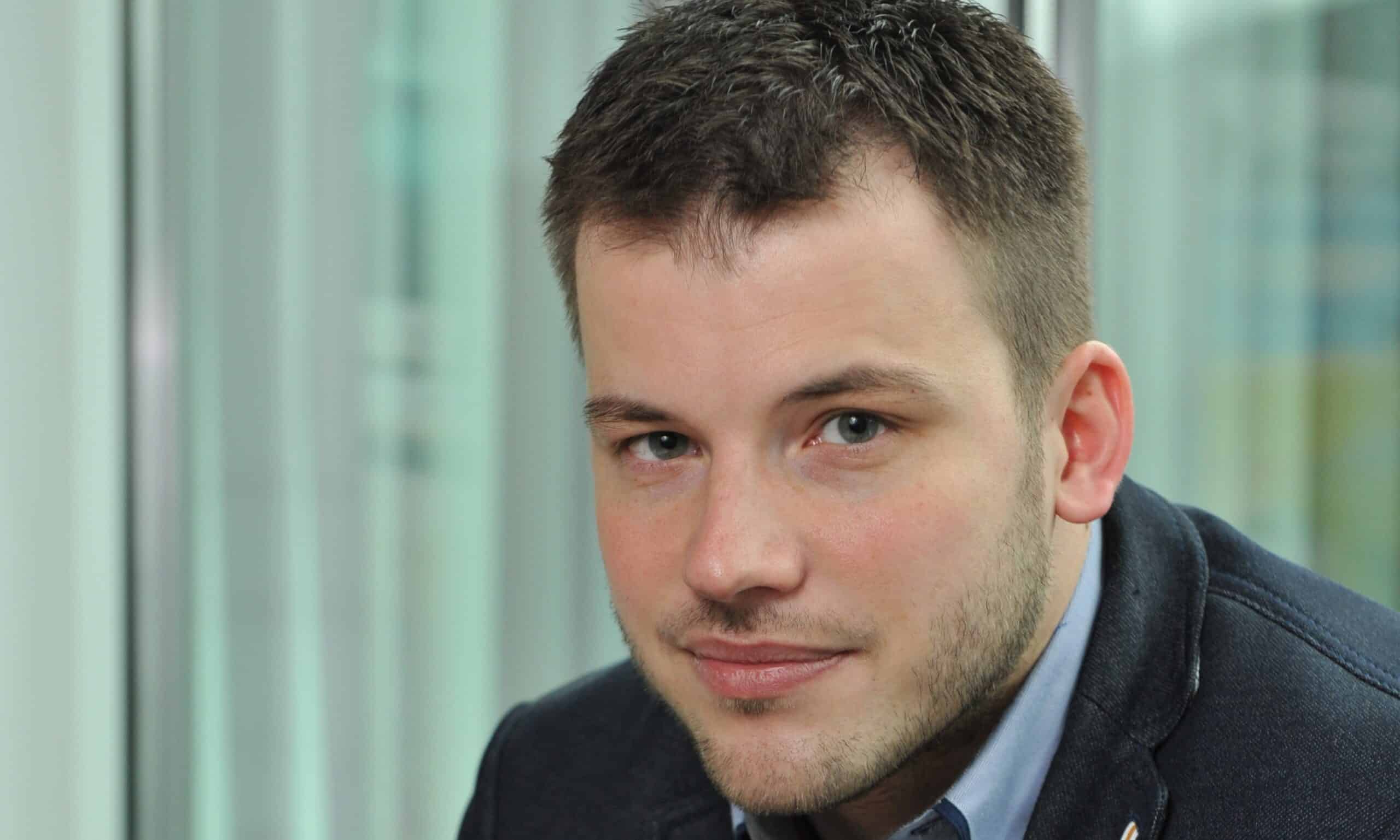 Międzynarodowy awans w strukturach MediaCom IAB Europe Michał Buszko biurowe oryginał