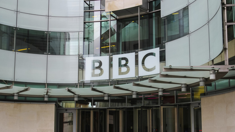 Nawet 20 000 funtów rocznie - BBC zapowiada podwyżki! BBC BBC