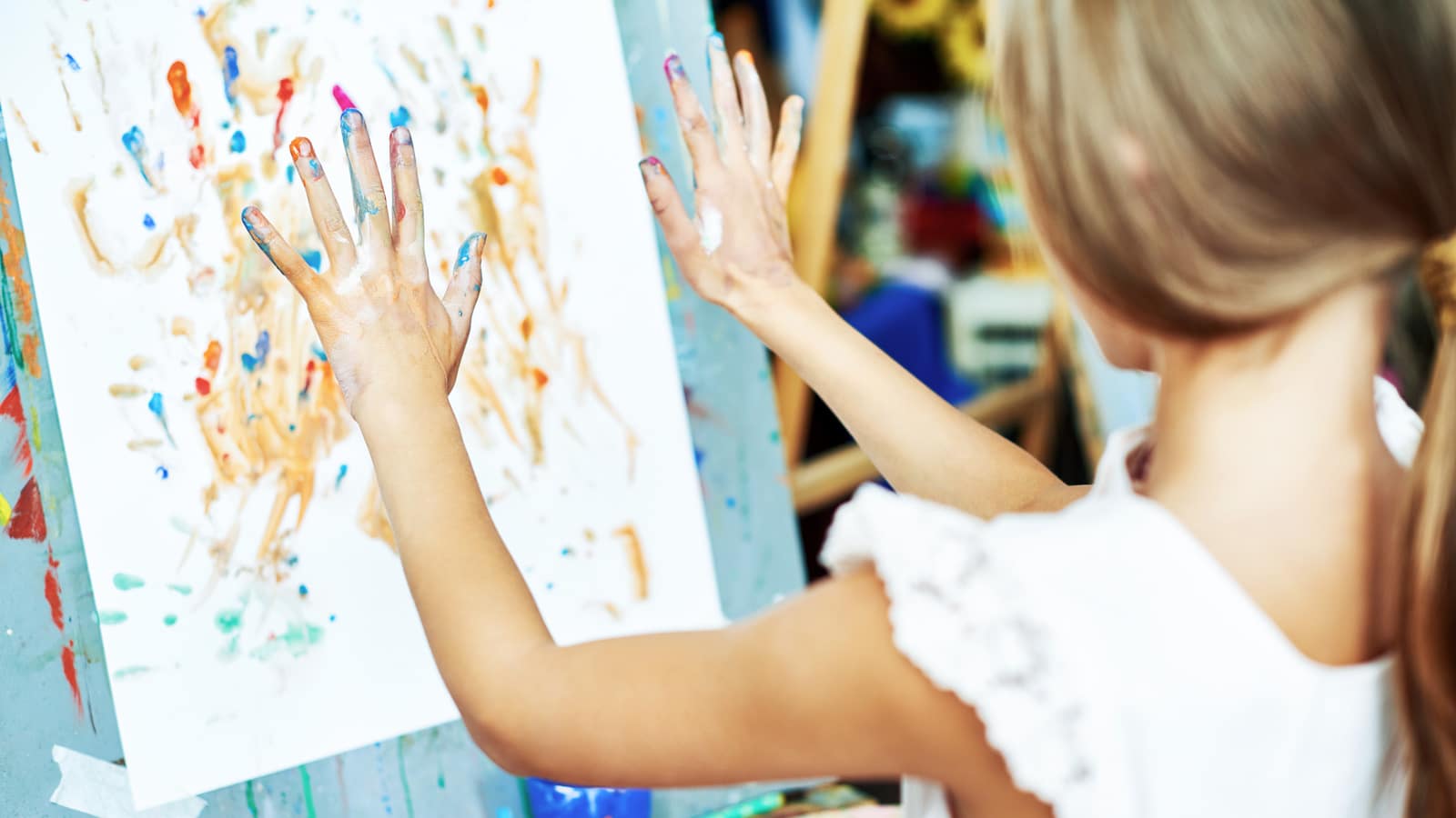 10 inspirujących MINIMALISTYCZNYCH reklam Inspiracje mediarun kreatywność plakat reklama farby 2020