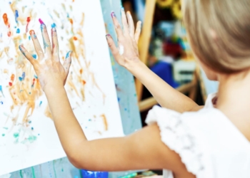 10 inspirujących MINIMALISTYCZNYCH reklam