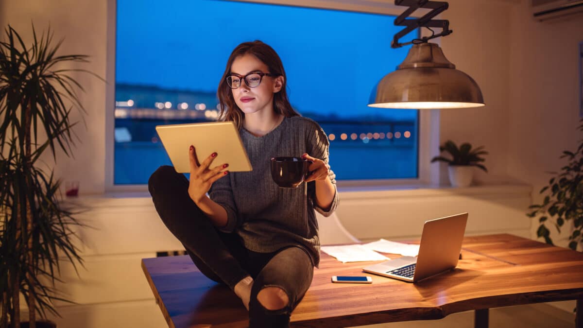 Praca zdalna – rozwiązanie awaryjne czy nowy standard na rynku? hr mediarun coffe home office 2020