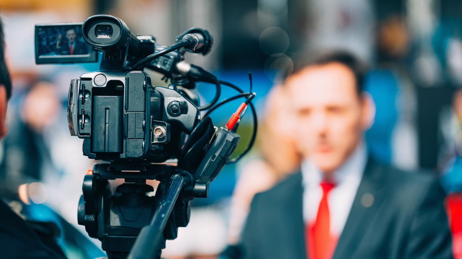 Jak zorganizować wydarzenie online? event mediarun video stream kamera krawat 2020