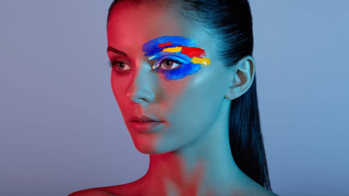 Czy social media sprzedają modę? – RAPORT moda mediarun modelka moda kolory swiatlo social media sm 2020