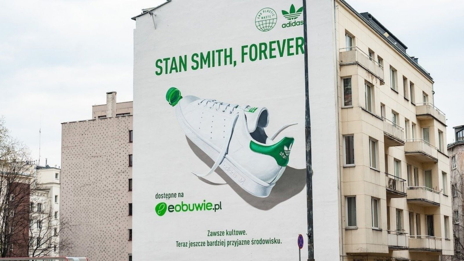 Adidas i eobuwie.pl z muralem oczyszczającym powietrze w centrum stolicy Design mediarun adidas eobuwie