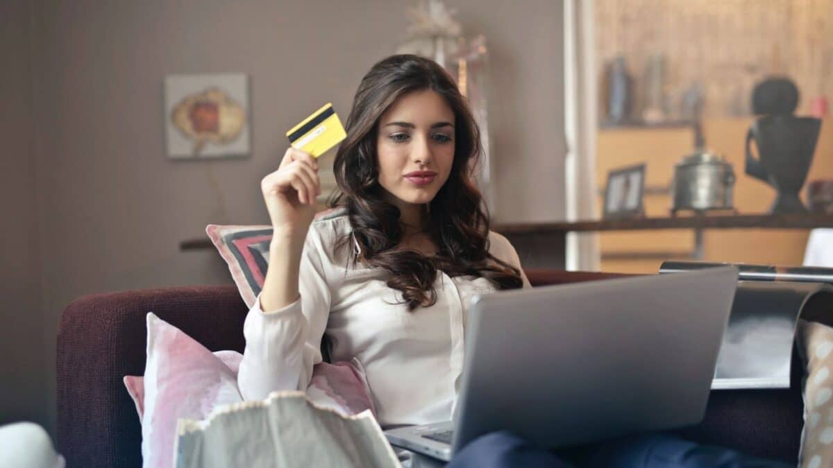 BADANIE: Siła nawyków konsumentów szansą dla e-commerce Badania mediarun e commerce