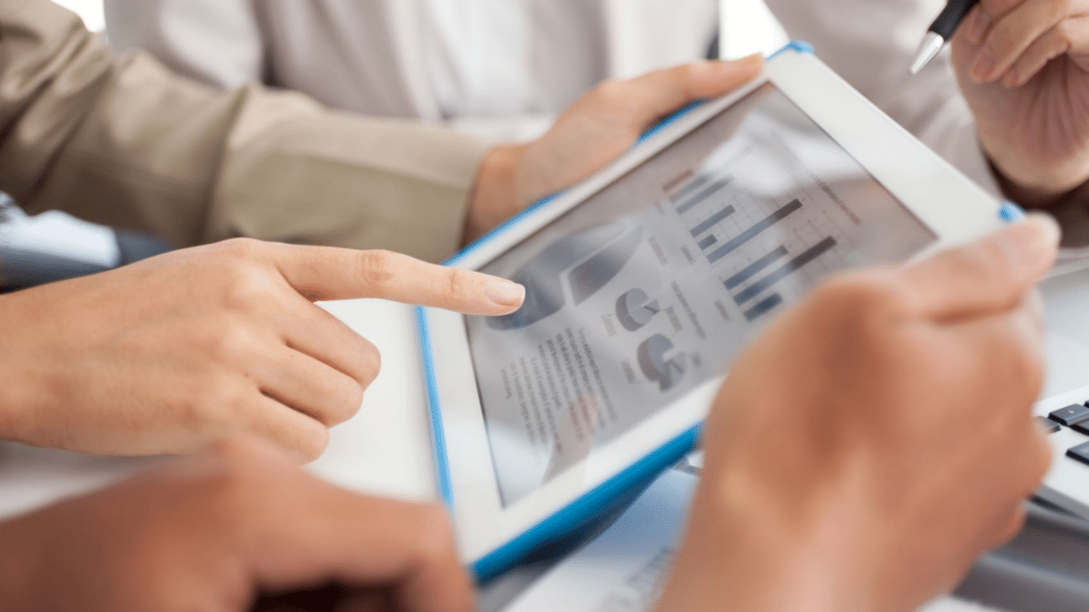 Jak analityka pozwala przewidzieć zachowania klientów? Data mediarun e commerce analityka