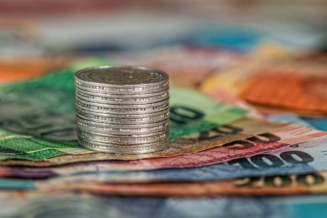 Ile zarabia się w branży public relations Finanse Ile zarabia sie w branzy public relations