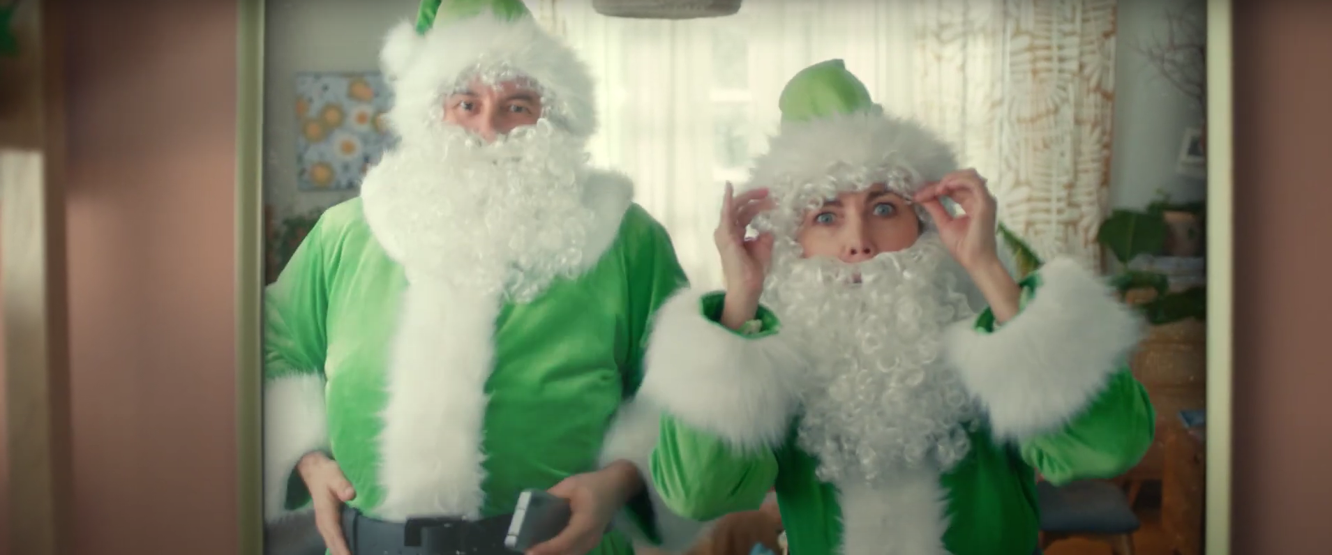 Zielony Mikołaj w nowej świątecznej reklamie VELOBANKU święta Bożego Narodzenia MEDIARUN COM VELOBANK KAMPANIA SWIETA V1