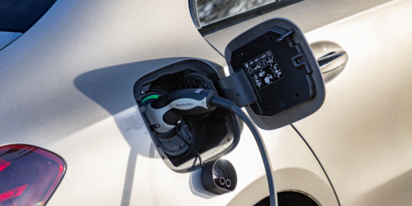 Mercedes-Benz wprowadza innowację, która może odmienić oblicze rynku samochodów elektrycznych