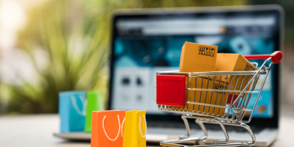 Jak aktualność recenzji wpływa na zakupy online?