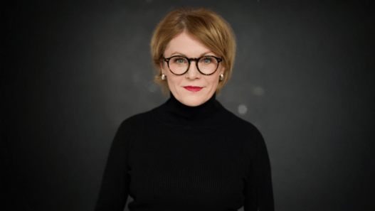 JET LINE – Po 18 latach odchodzi głos, który definiował polski OOH 2 JET LINE żegna się z osobą, która przez 18 lat definiowała polski rynek OOH. Koniec rozdziału, który współtworzyła od podstaw. Co dalej z marką?