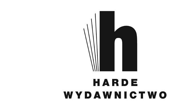 Wydawnictwo HARDE, specjalizujące się w literaturze faktu, reportażach i true crime, ogłosiło 27 marca 2026 roku trzy strategiczne zmiany kadrowe. Joanna Góra obejmuje fotel Dyrektora Wydawniczego, Filip Pokrzywniak zostaje Dyrektorem Marketingu i Promocji, a Natalia Gowin awansuje na szefową działu redakcji. To wyjątkowo mocne zagranie w momencie, gdy literatura non-fiction przeżywa w Polsce jeden z najgorętszych sezonów od lat.