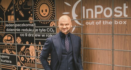 InPost inwestuje 2,4 mld zł w AI i nowe technologie. Asystent zakupowy InPost Plus już w beta-testach. Czy to rewolucja w polskim e-commerce?