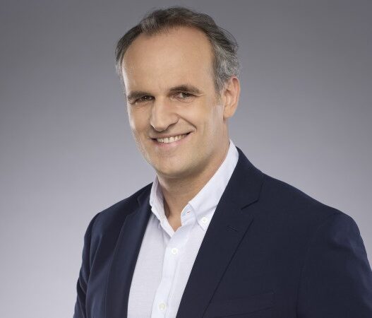 WP SPORTOWEFAKTY ściąga gwiazdę dziennikarstwa. Wilkowicz – twórca redakcji Viaplay i nagradzany reporter – pokieruje serwisem od kwietnia 2026.