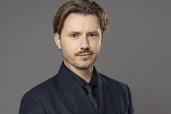 Komunikacja Plus PR poszerza kompetencje strategiczne. To nominacja, która łączy ponad dekadę doświadczenia po każdej stronie komunikacji. Dzieje się to w momencie, gdy polski rynek reklamy w social mediach rośnie, a agencje PR intensywnie walczą o liderów potrafiących łączyć kreatywność z myśleniem biznesowym.