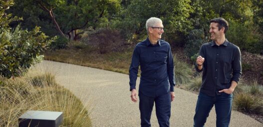 20 kwietnia 2026 roku przeszedł do historii technologicznego świata. Tim Cook, jeden z najbardziej wpływowych liderów korporacyjnych ostatnich dekad, ogłosił rezygnację z funkcji CEO Apple. Kto zostaje jego zastępcą?