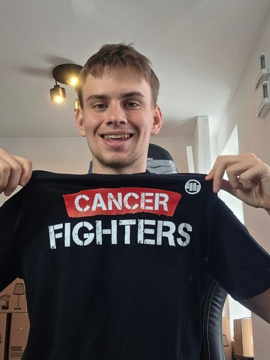 Dziewięciodniowy live stream Patryka „Łatwoganga" Garkowskiego i zbiórka na rzecz Fundacji Cancer Fighters przeszły do historii polskiego internetu – i światowego streamingu. To nie była zwykła zbiórka charytatywna. To był moment, który zmienił oblicze polskiego internetu.