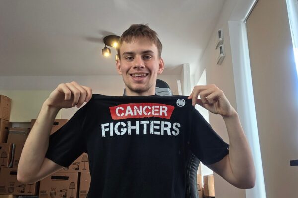 Dziewięciodniowy live stream Patryka „Łatwoganga" Garkowskiego i zbiórka na rzecz Fundacji Cancer Fighters przeszły do historii polskiego internetu – i światowego streamingu. To nie była zwykła zbiórka charytatywna. To był moment, który zmienił oblicze polskiego internetu.