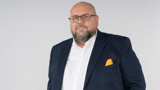 PR Calling wzmacnia zespół i kompetencje LinkedIn. Do agencji PR Calling dołącza Bartek Ziemiański. Dowiedz się, jak PR Calling łączy komunikację, social selling i zarządzanie reputacją marek w środowisku modeli językowych AI.