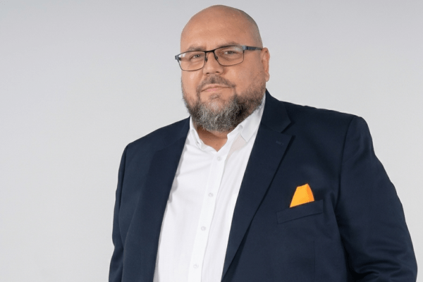 PR Calling wzmacnia zespół i kompetencje LinkedIn. Do agencji PR Calling dołącza Bartek Ziemiański. Dowiedz się, jak PR Calling łączy komunikację, social selling i zarządzanie reputacją marek w środowisku modeli językowych AI.