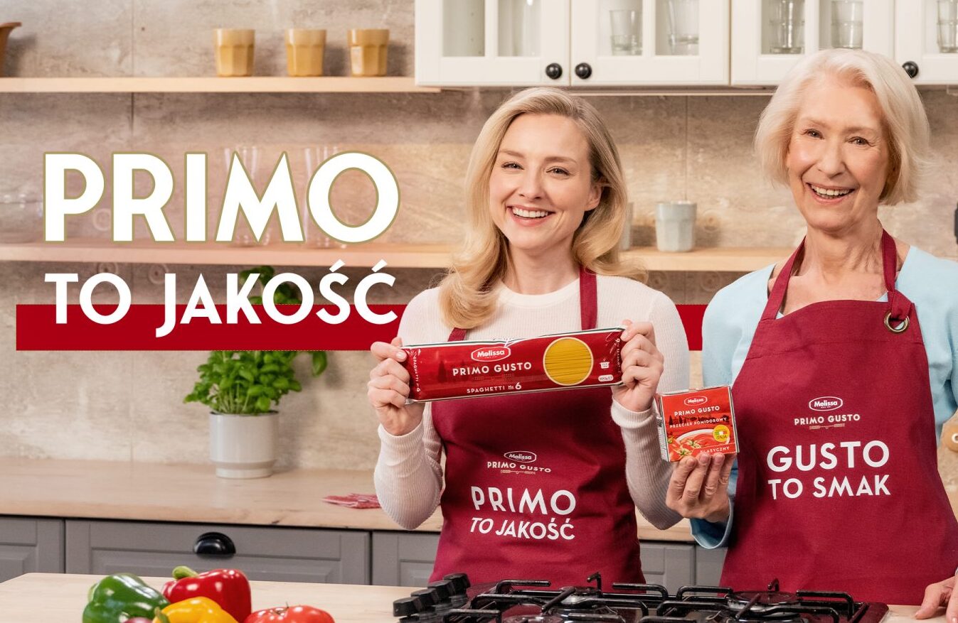 Agencja sayHi.agency po raz dziesiąty z rzędu wygrała przetarg na kompleksową obsługę marki Melissa Primo Gusto, należącej do greckiej spółki Melissa Kikizas S.A. Nowy kontrakt, rozstrzygnięty 8 kwietnia 2026 roku, obejmuje pełen zakres usług 360 stopni — od działań kreatywnych i produkcyjnych po mediowe. Kluczową zmianą strategiczną jest przesunięcie ciężaru komunikacji na TikToka jako głównego kanału budowania zasięgu i wpływu na decyzje zakupowe polskich konsumentów.