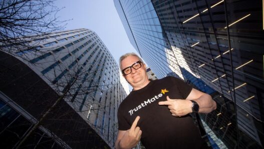 TrustMate.io – lider w Polsce i Europie Środkowo-Wschodniej w segmencie oprogramowania do zarządzania zweryfikowanymi recenzjami – ogłosił przejęcie Zaufane.pl. To transakcja, która zmienia układ sił w polskim e-commerce i wyznacza nowy kierunek dla całej branży.