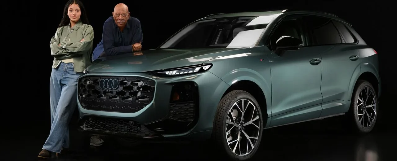 Kampania Audi of America zatytułowana „A Life of Yes", promująca całkowicie nowe Audi Q3 rocznik 2026, łączy w sobie klasyczny ciężar hollywoodzkiej narracji z nowoczesnym castingiem i precyzyjnym produktowym przekazem. To jeden z najbardziej dyskutowanych launchy motoryzacyjnych tego roku – i nie bez powodu.