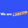 Agencja Labcon, należąca do Group One — największej niezależnej grupy komunikacyjnej w Polsce — wzmocniła swój zespół o specjalistę na styku kreatywności i generatywnej sztucznej inteligencji. To kolejny krok Labconu w strategicznym wzmacnianiu kompetencji hybrydowych w momencie, gdy cały polski rynek reklamowy przechodzi głęboką transformację napędzaną przez generatywną AI.