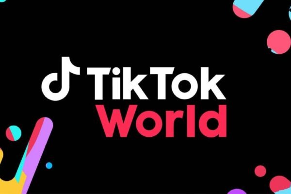 Tegoroczna edycja globalnej konferencji TikTok World' 26 wysłała rynkowi jednoznaczny sygnał: platforma przestaje być wyłącznie miejscem viralowych filmików, a staje się kompleksowym ekosystemem łączącym media, handel i zautomatyzowane kampanie napędzane sztuczną inteligencją.