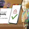 Letnia odsłona cyklu edukacyjnego mBanku, przygotowana przez Molecular Creative i dom mediowy Carat, wystartowała 6 maja 2026 roku. Tym razem bank sięga po konwencję wakacyjnego thrillera, by przypomnieć, że sezon urlopowy wcale nie zwalnia cyberprzestępców z aktywności.