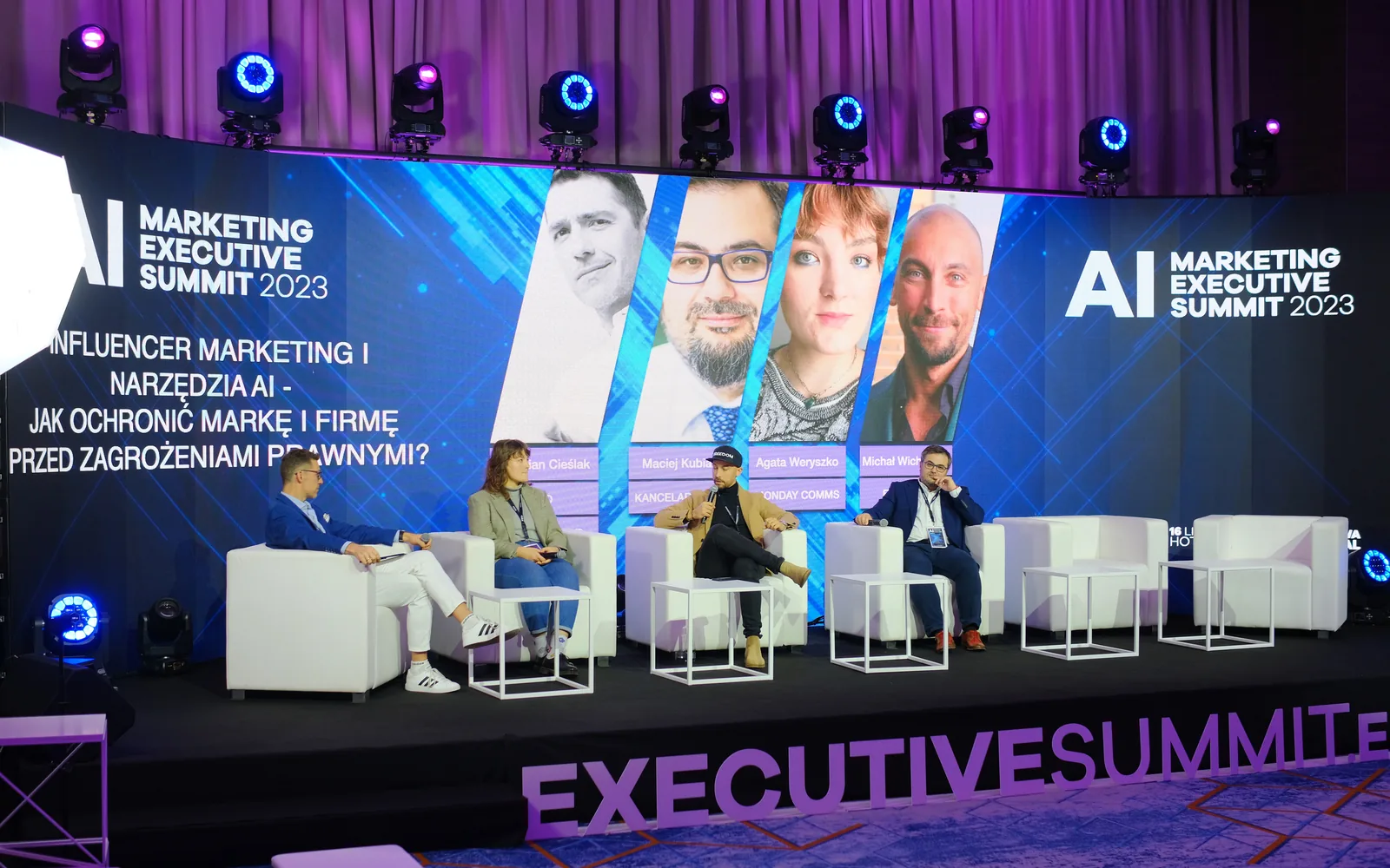 Panel dyskusyjny na scenie AI Marketing Executive Summit 2023