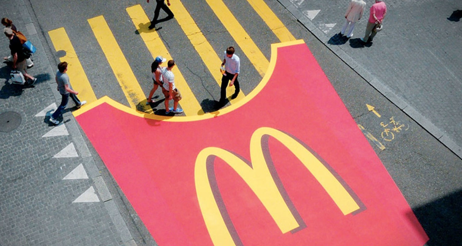 [TOP 10] Najlepsze przykłady Guerilla Marketingu BBC Guerilla Marketing McDonalds