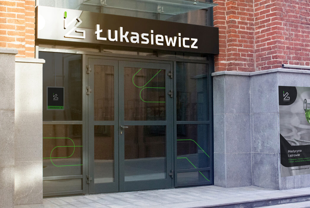 Nowa identyfikacja wizualna Sieci Badawczej Łukasiewicz [CASE STUDY] case study wejscie 2 przyciete